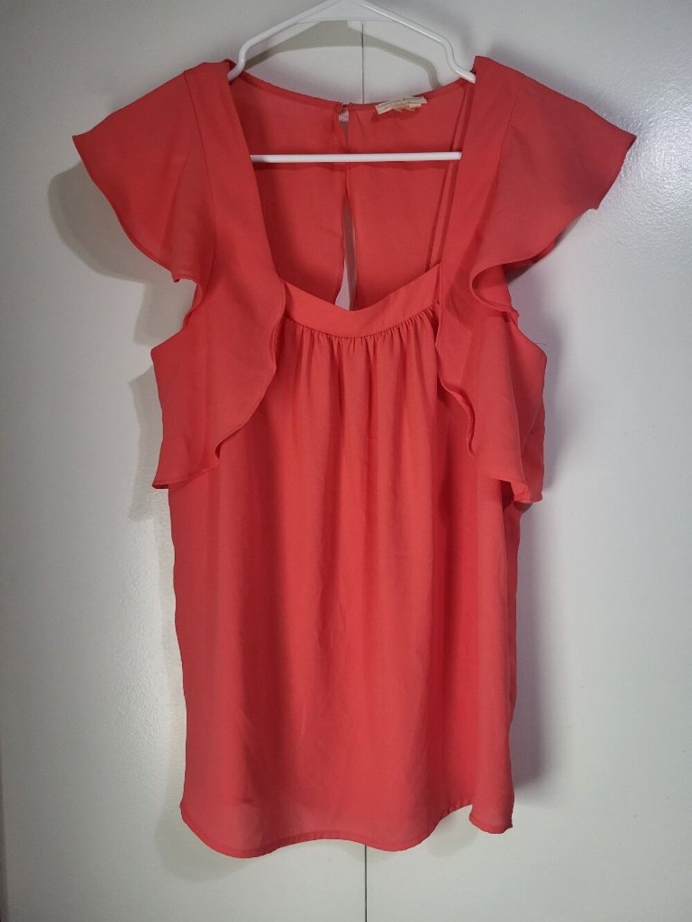 Anthropologie Meadow Rue SZ 4 Coral Flutter Sleeve Fly-Away Back Georgette Top